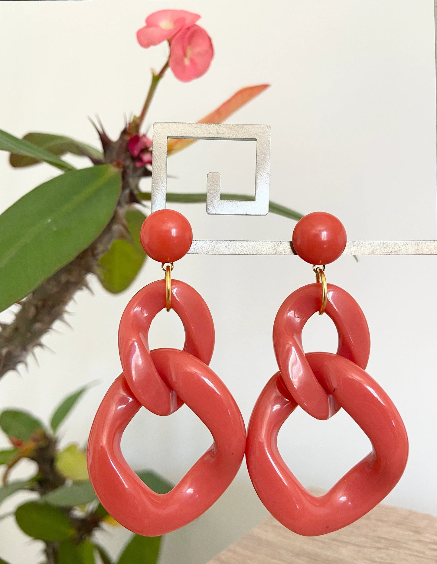 Grosses boucles d'oreilles MARINE à maillons colorés, style vintage fait main - Camilmari Bijoux - Orange brique