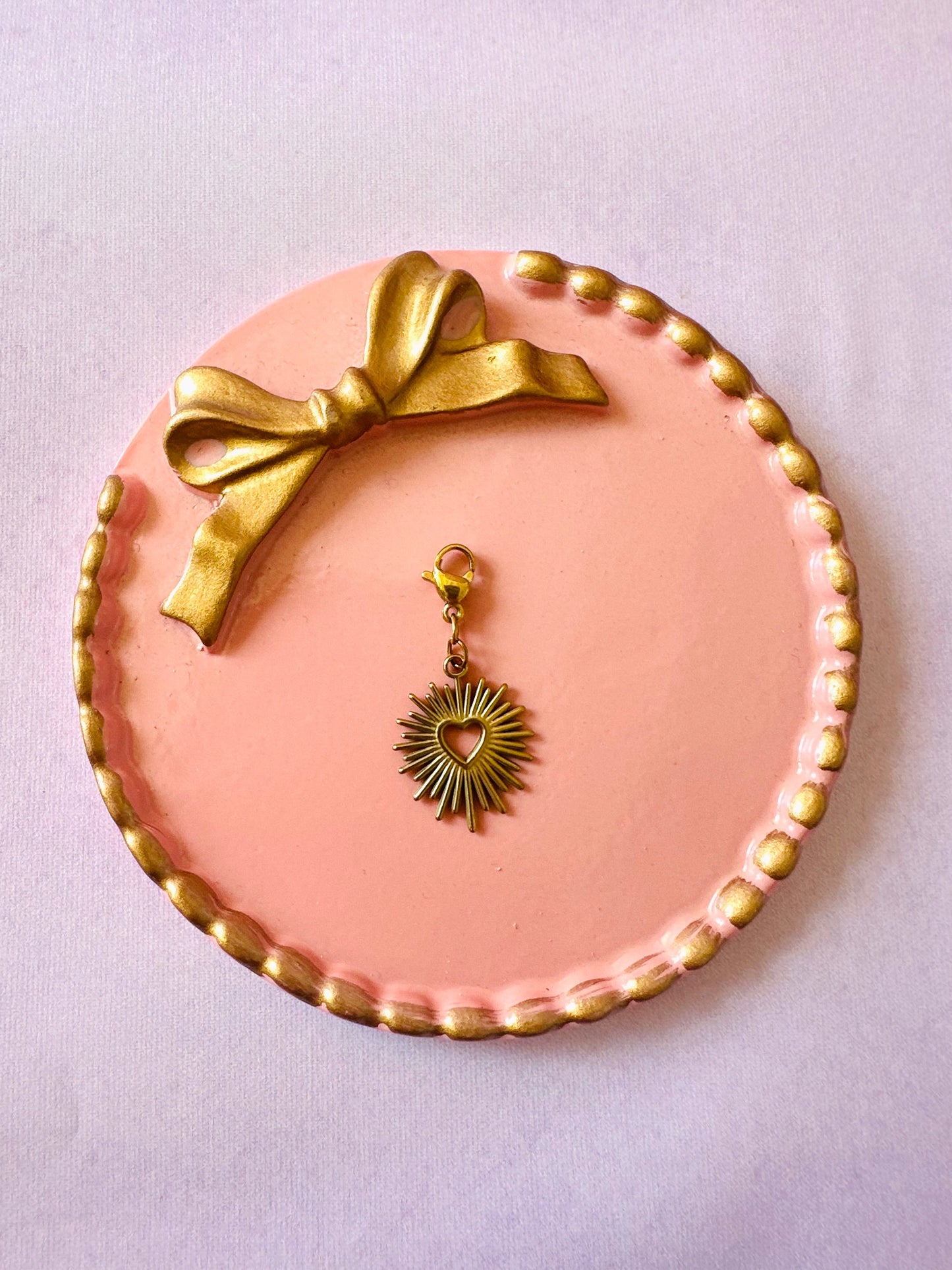 Pendentifs acier inoxydable LILI - Camilmari Bijoux - Petit cœur évidé rayonnant : 1.7 x 3.5 cm