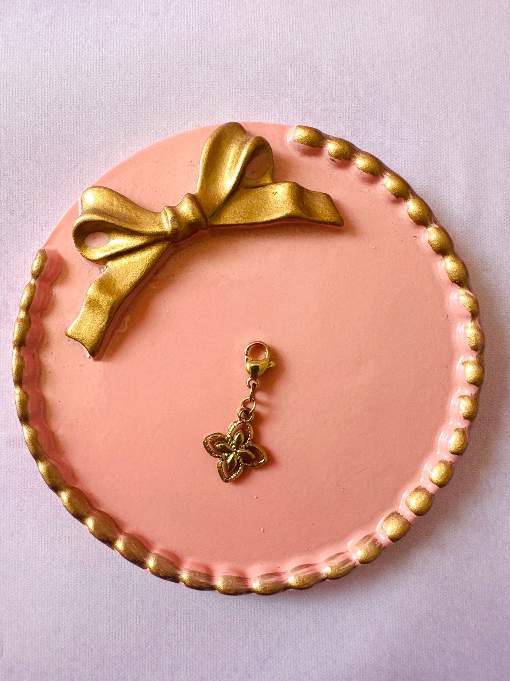 Pendentifs acier inoxydable LILI - Camilmari Bijoux - Petit trèfle : 1.4 x 3 cm
