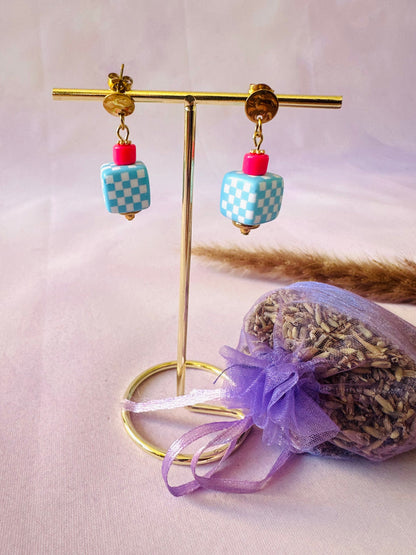 Petites boucles d'oreilles originales SUZETTE - Camilmari Bijoux - Vichy bleu ciel