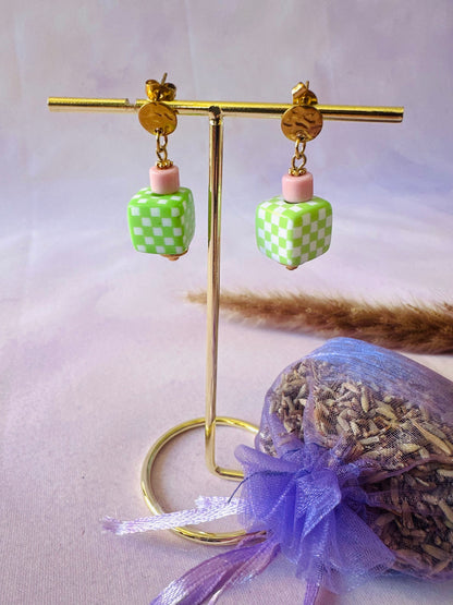 Petites boucles d'oreilles originales SUZETTE - Camilmari Bijoux - Vichy vert anis