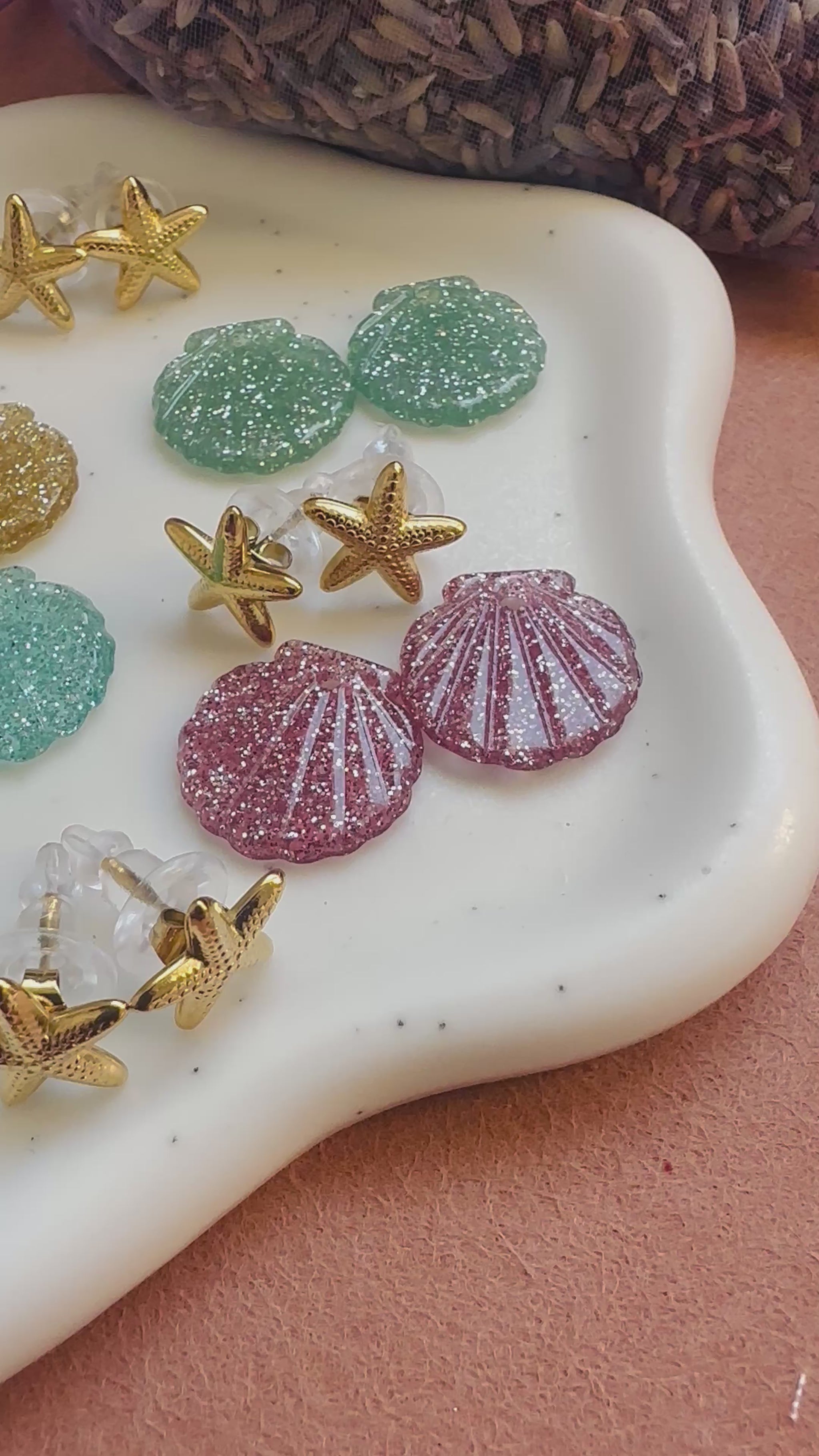 Pendentifs_coquillages_paillettes_creoles_nerissa